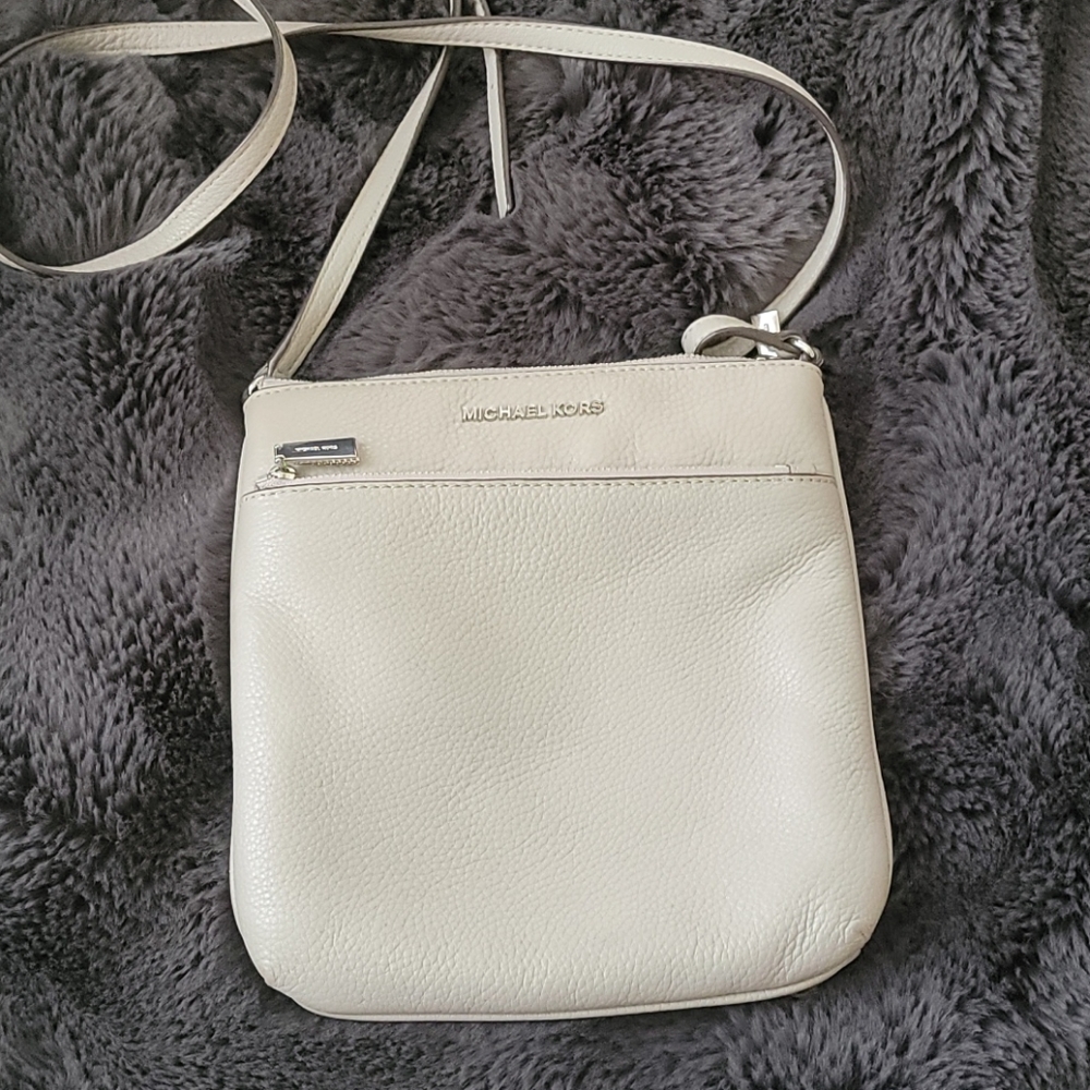 Michael kors grey crossbody